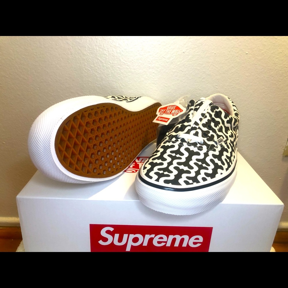 ⚠️SOLD⚠️ Supreme/Vans Monogram S Logo Low  “Black” Size 11